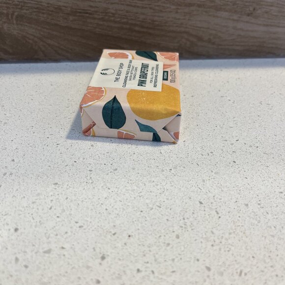 The Body Shop Pink Grapefruit Cleansing Face & Body Soap Bar 3.5 Oz 100g New HTF - Picture 5 of 6